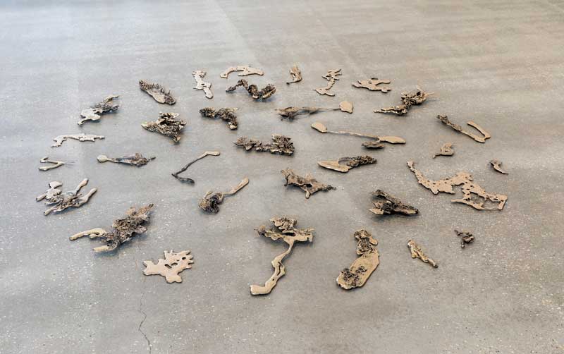 TarraWarra Biennial 2018: From Will to Form, installation view of Lindy Lee, Neither Choice, Nor Chance, 2018. Photo: Andrew Curtis. Courtesy of the artist, Sullivan+Strumpf, Sydney, UAP Brisbane and Sutton Gallery, Melbourne. This project has been assisted by the Australian Government through the Australia Council, its arts funding and advisory body.