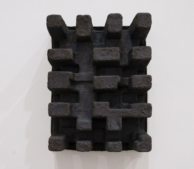 Narelle Jubelin, Untitled 2 (Londres), 2016, patinated bronze. Courtesy the artist and The Commercial, Sydney