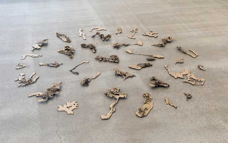 TarraWarra Biennial 2018: From Will to Form, installation view of Lindy Lee, Neither Choice, Nor Chance, 2018. Photo: Andrew Curtis. Courtesy of the artist, Sullivan+Strumpf, Sydney, UAP Brisbane and Sutton Gallery, Melbourne. This project has been assisted by the Australian Government through the Australia Council, its arts funding and advisory body.